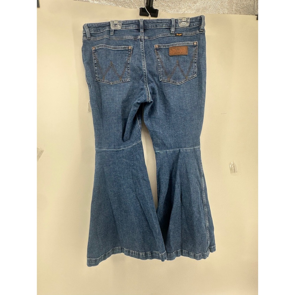 Wrangler High Rise Flare Jeans Womens 34x30 Blue Denim Bell Bottoms Cowgirl - Picture 15 of 16